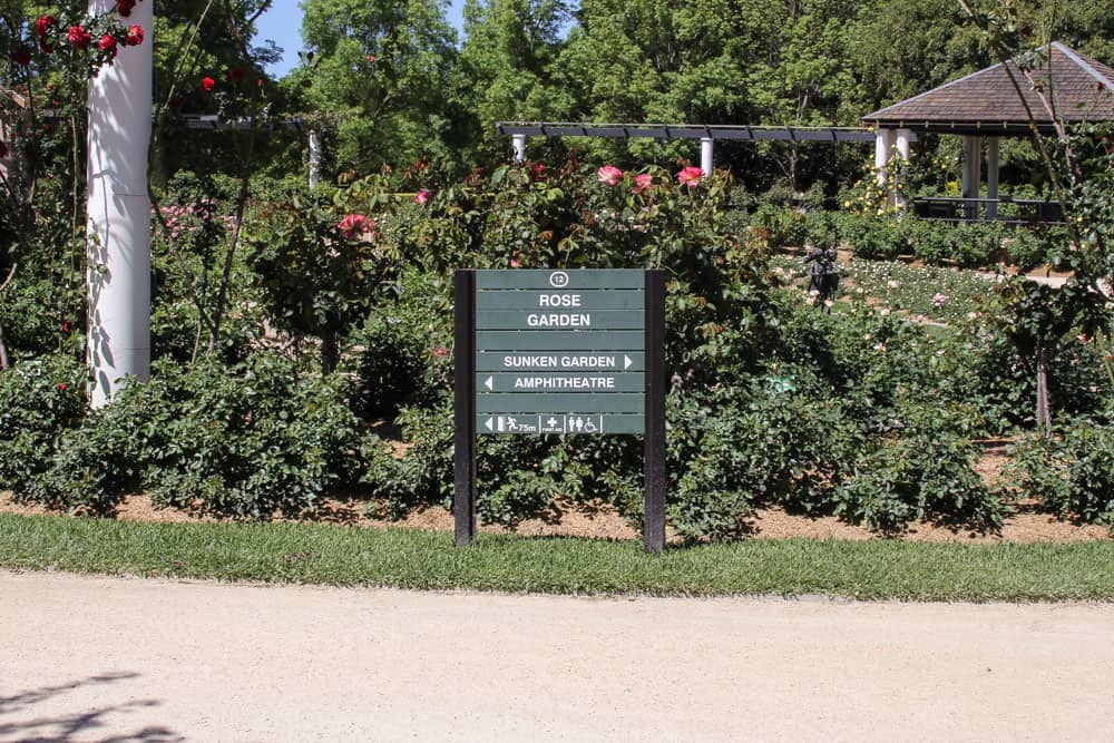 Sign to the rose garden