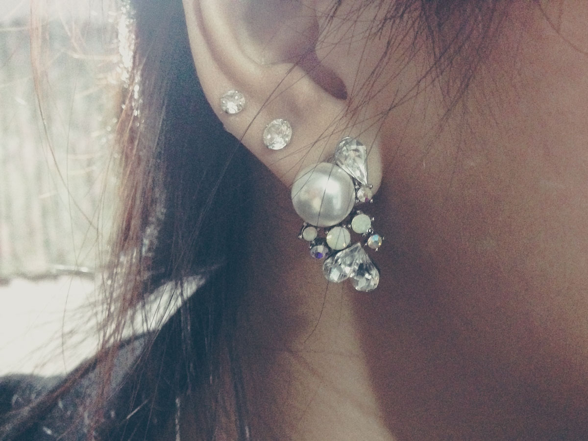 Pearl statement earring – I don’t normally wear such chunky earrings