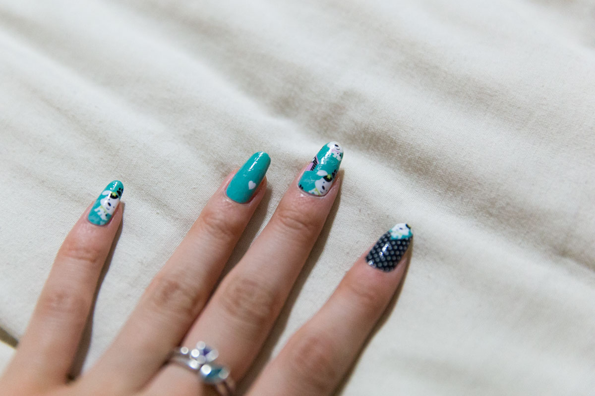 Another photo of my nails with the nail wraps applied