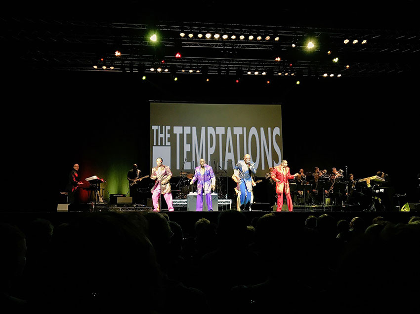 The Temptations on stage