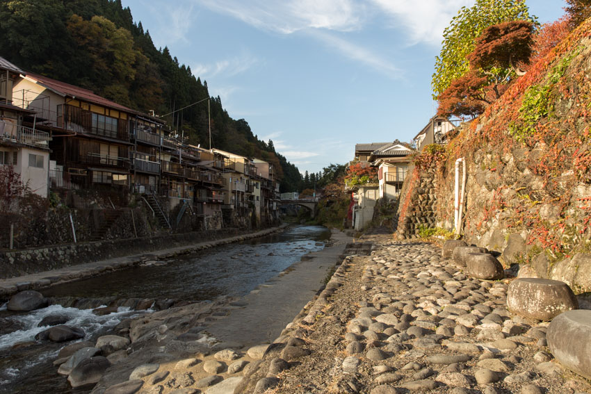 The stone path alongside the river