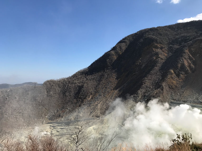 Another view of the mountains amid the sulphur fumes