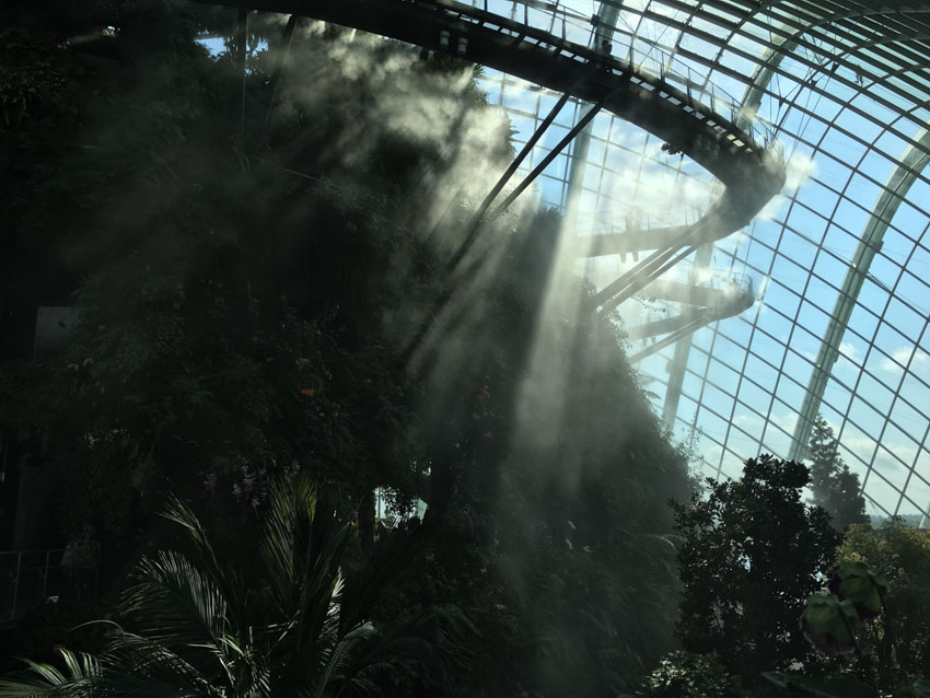 The dome misting up inside
