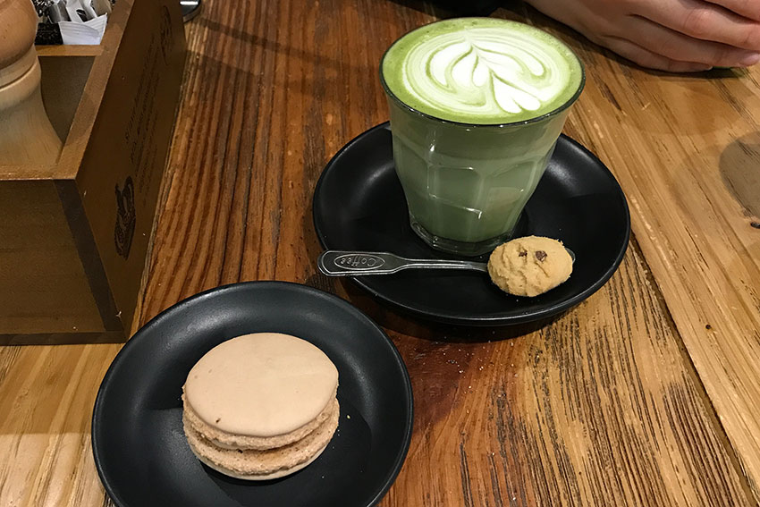 macaron and green tea latte