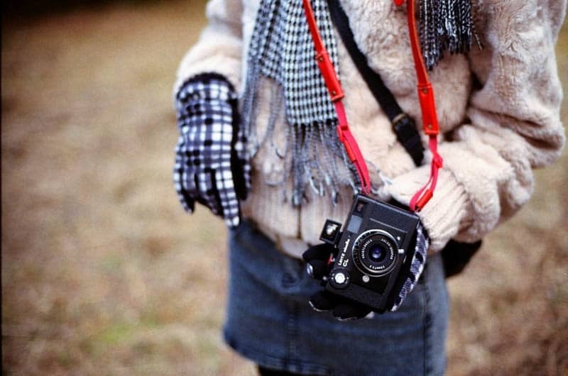 girl-with-camera