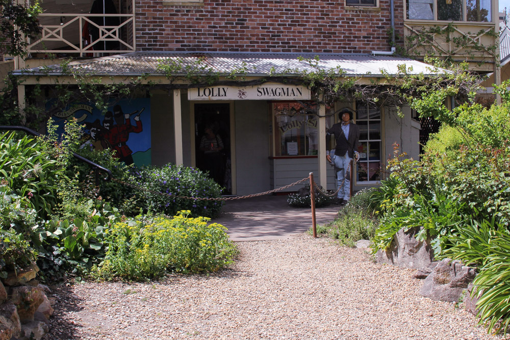 Getting lost in Berrima... here is the entrance to Lolly Swagman