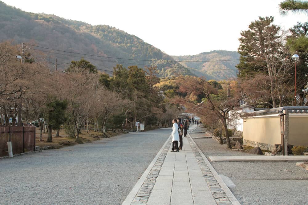 Entering Tenryuji temple