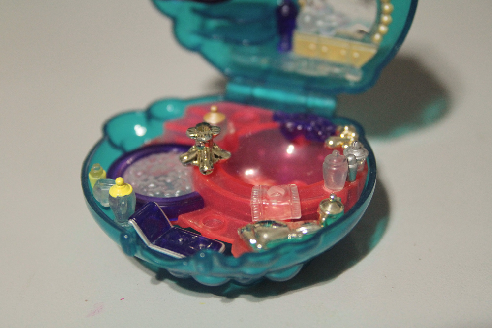 Polly Pocket perfume bottle: bottm half