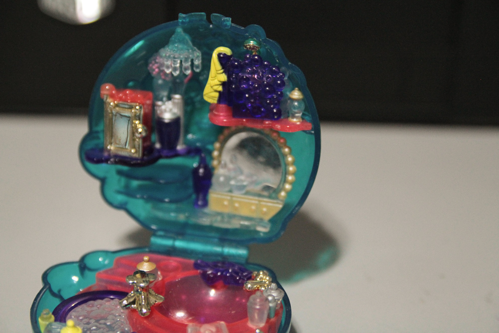 Polly Pocket perfume bottle: top half