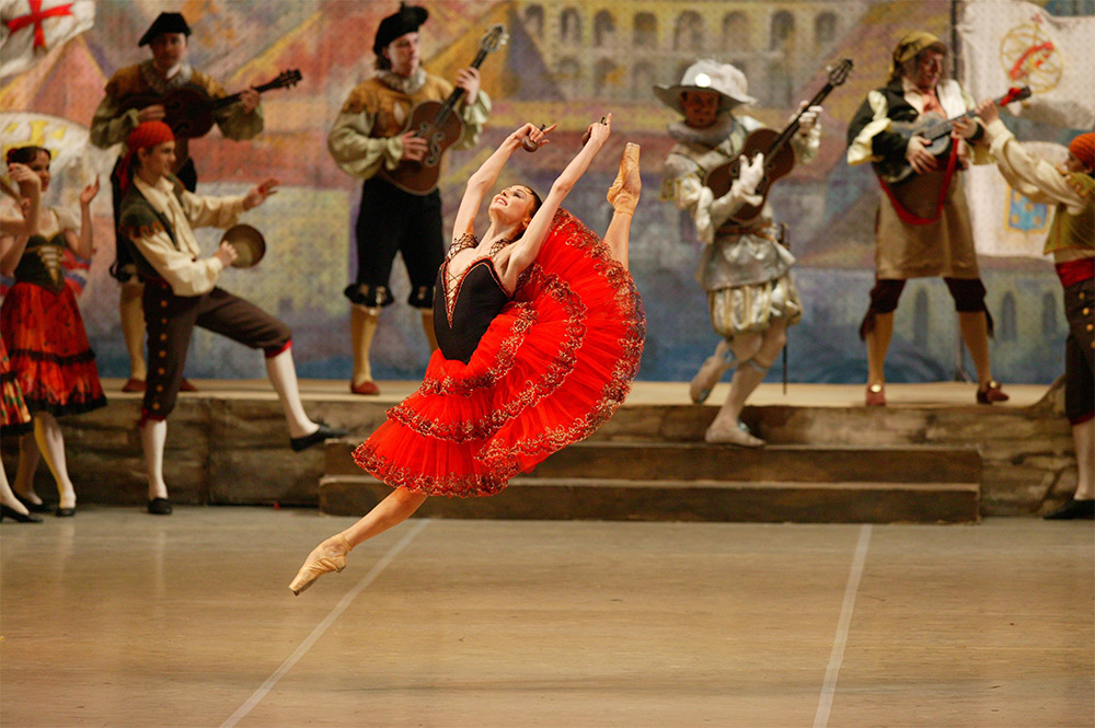 Svetlana Zakharova by Damir Yusupov