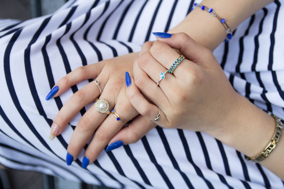 Marlin Blue nails