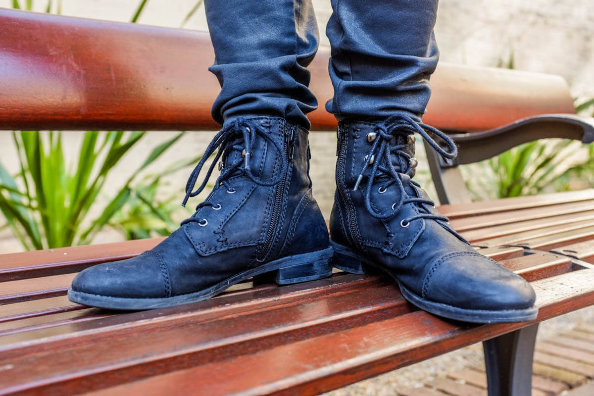 Casual black lace-up ankle boots